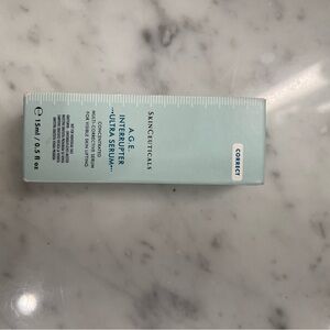 SkinCeuticals Age Interrupter Ultra Serum - Light Blue